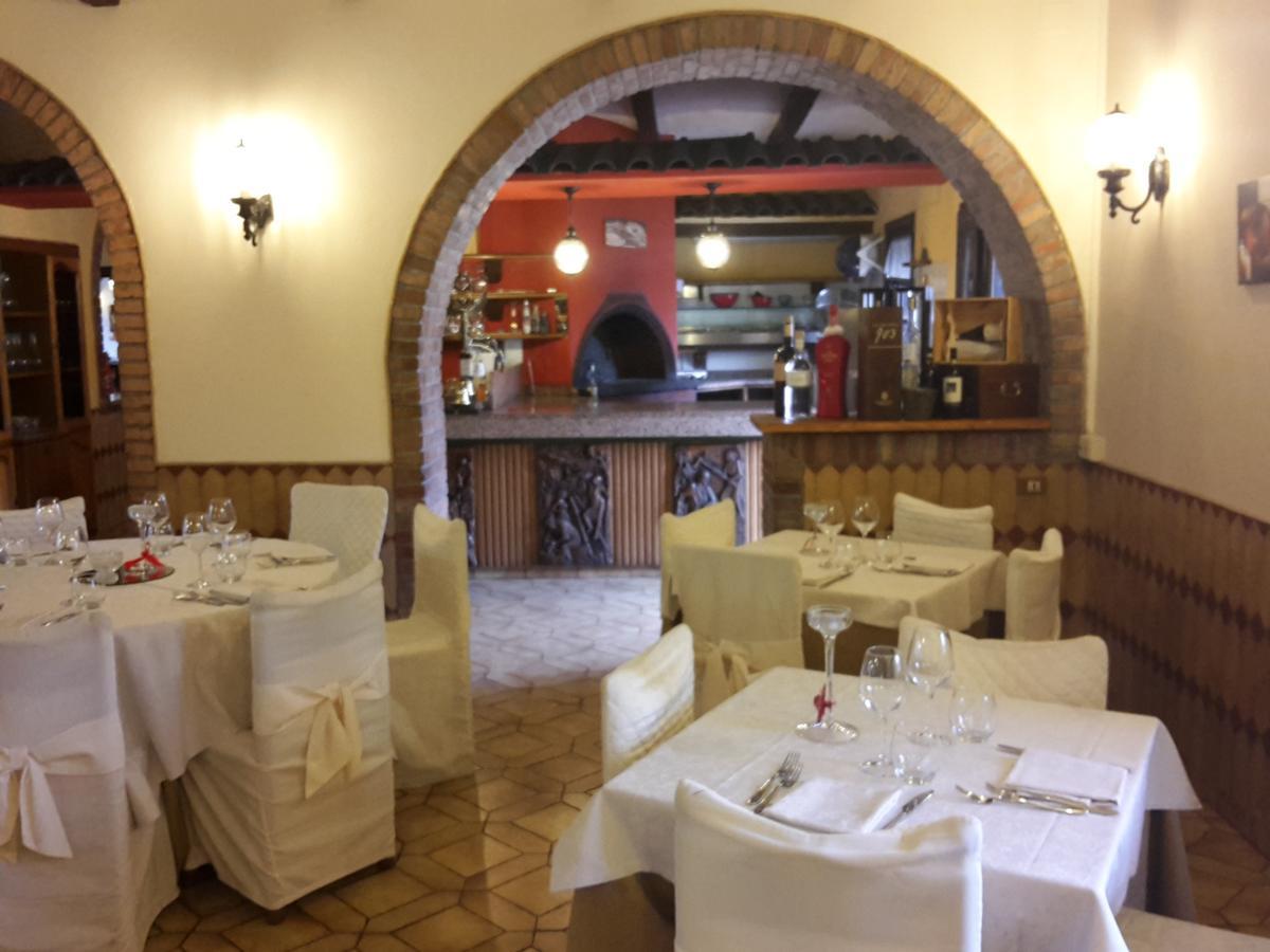 Antico Casale Le Fossate Hotel Giove Kültér fotó